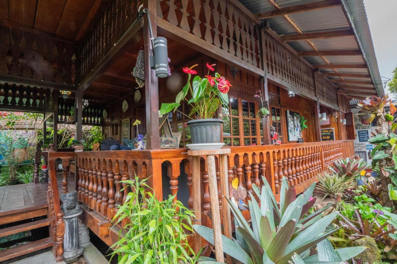 Rumah Kayu Sulawesi Antique Bedugul  Exterior photo