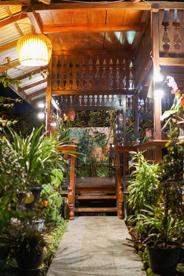 Rumah Kayu Sulawesi Antique Bedugul  Exterior photo