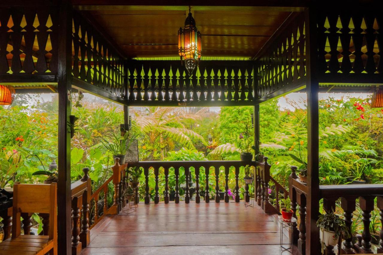 Rumah Kayu Sulawesi Antique Bedugul  Exterior photo