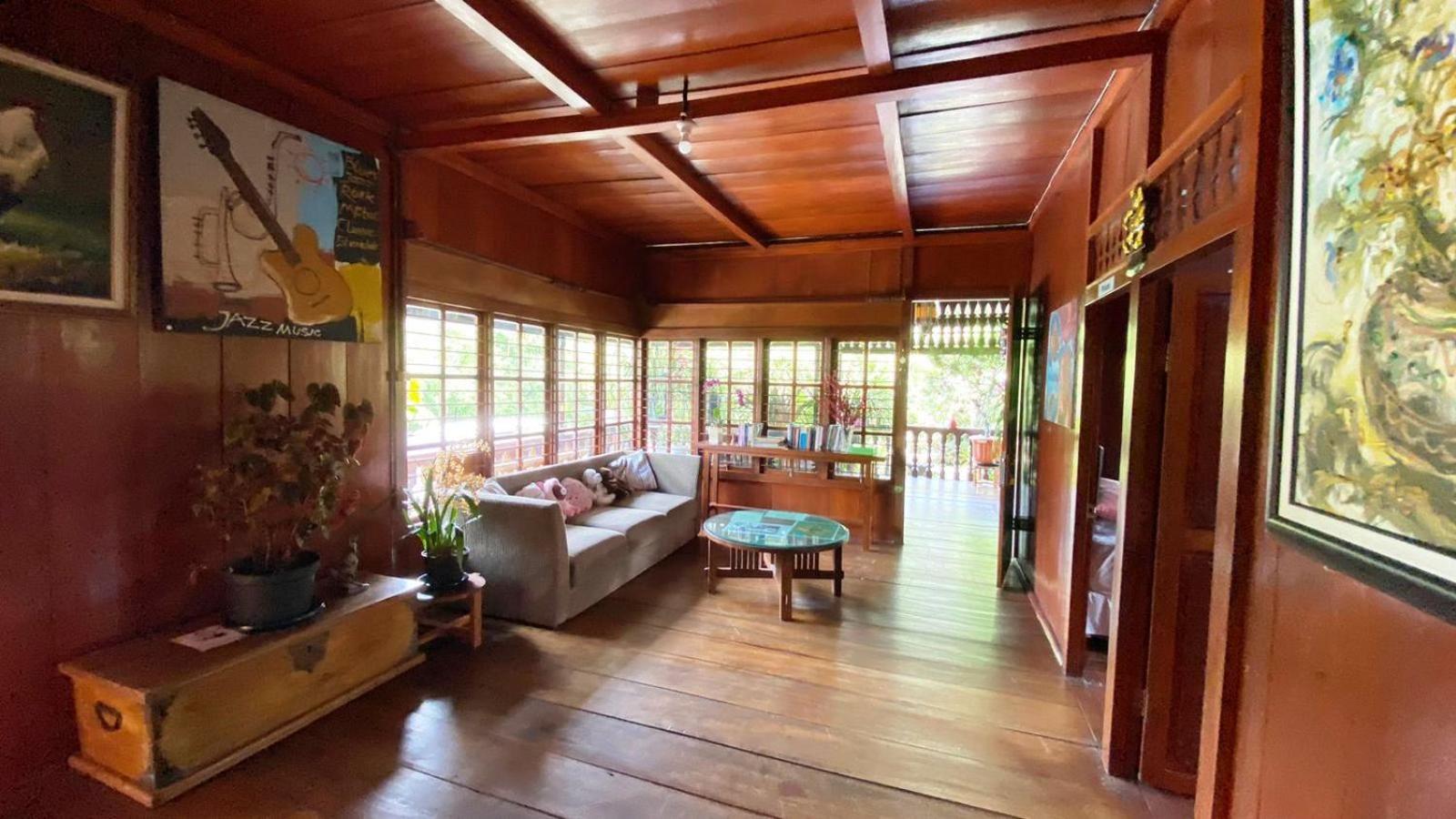 Rumah Kayu Sulawesi Antique Bedugul  Exterior photo