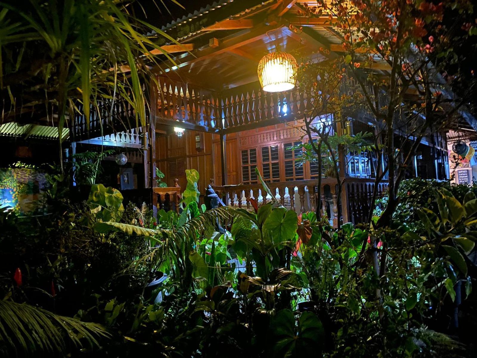 Rumah Kayu Sulawesi Antique Bedugul  Exterior photo